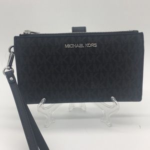 MICHAEL KORS LG DOUBLE ZIP WRISTLET BLACK